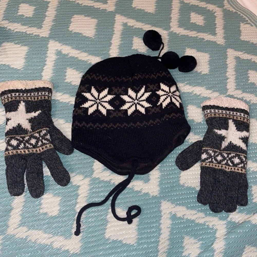 Women’s Winter Hat and Gloves